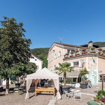 Hotel Weisse Lilie - B&B 里约·迪·普斯特里亚 外观 照片