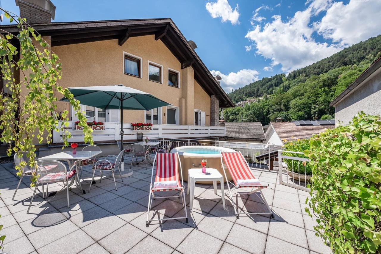 Hotel Weisse Lilie - B&B 里约·迪·普斯特里亚 外观 照片