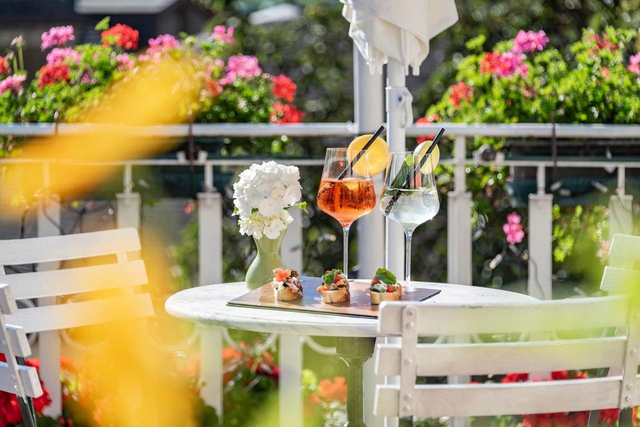 Hotel Weisse Lilie - B&B 里约·迪·普斯特里亚 外观 照片