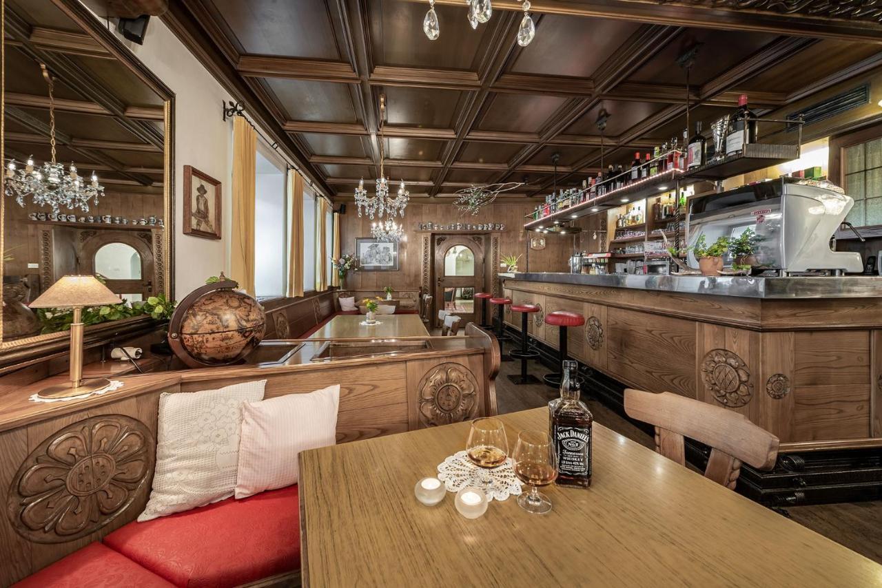 Hotel Weisse Lilie - B&B 里约·迪·普斯特里亚 外观 照片