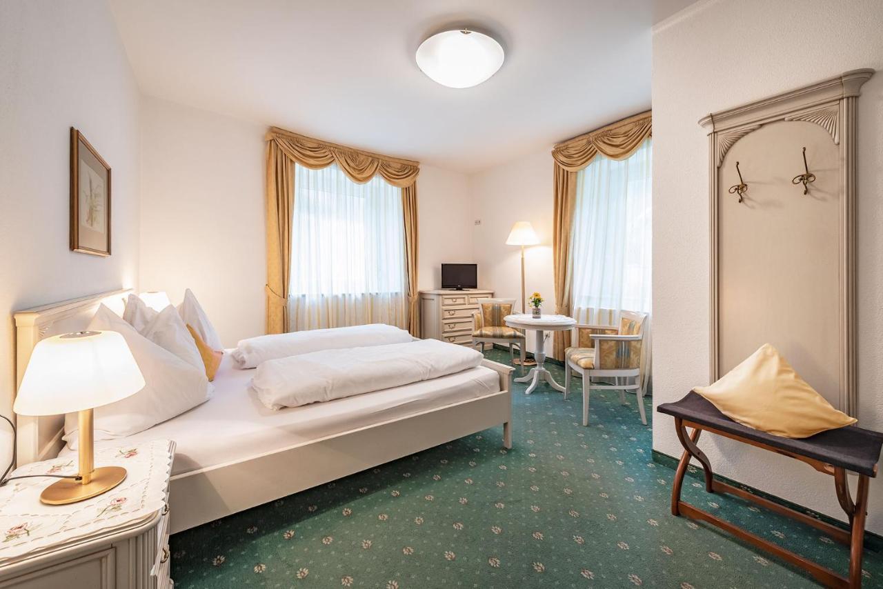 Hotel Weisse Lilie - B&B 里约·迪·普斯特里亚 外观 照片