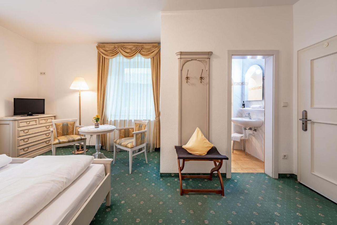 Hotel Weisse Lilie - B&B 里约·迪·普斯特里亚 外观 照片