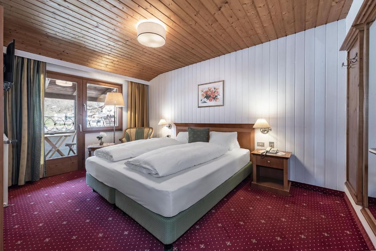Hotel Weisse Lilie - B&B 里约·迪·普斯特里亚 外观 照片