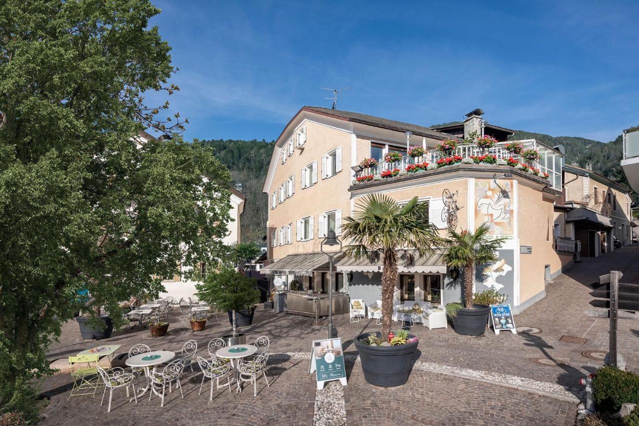 Hotel Weisse Lilie - B&B 里约·迪·普斯特里亚 外观 照片
