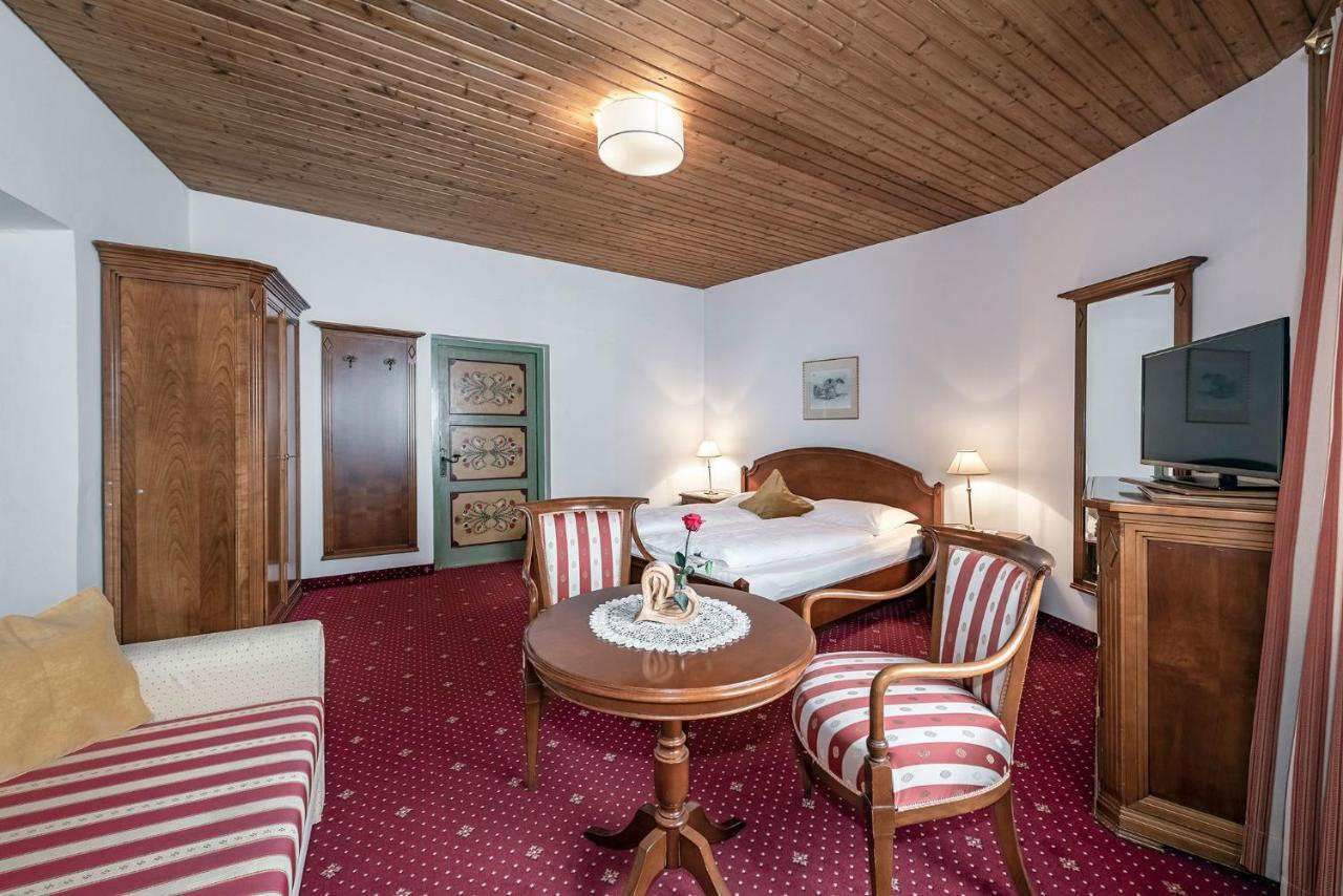 Hotel Weisse Lilie - B&B 里约·迪·普斯特里亚 外观 照片