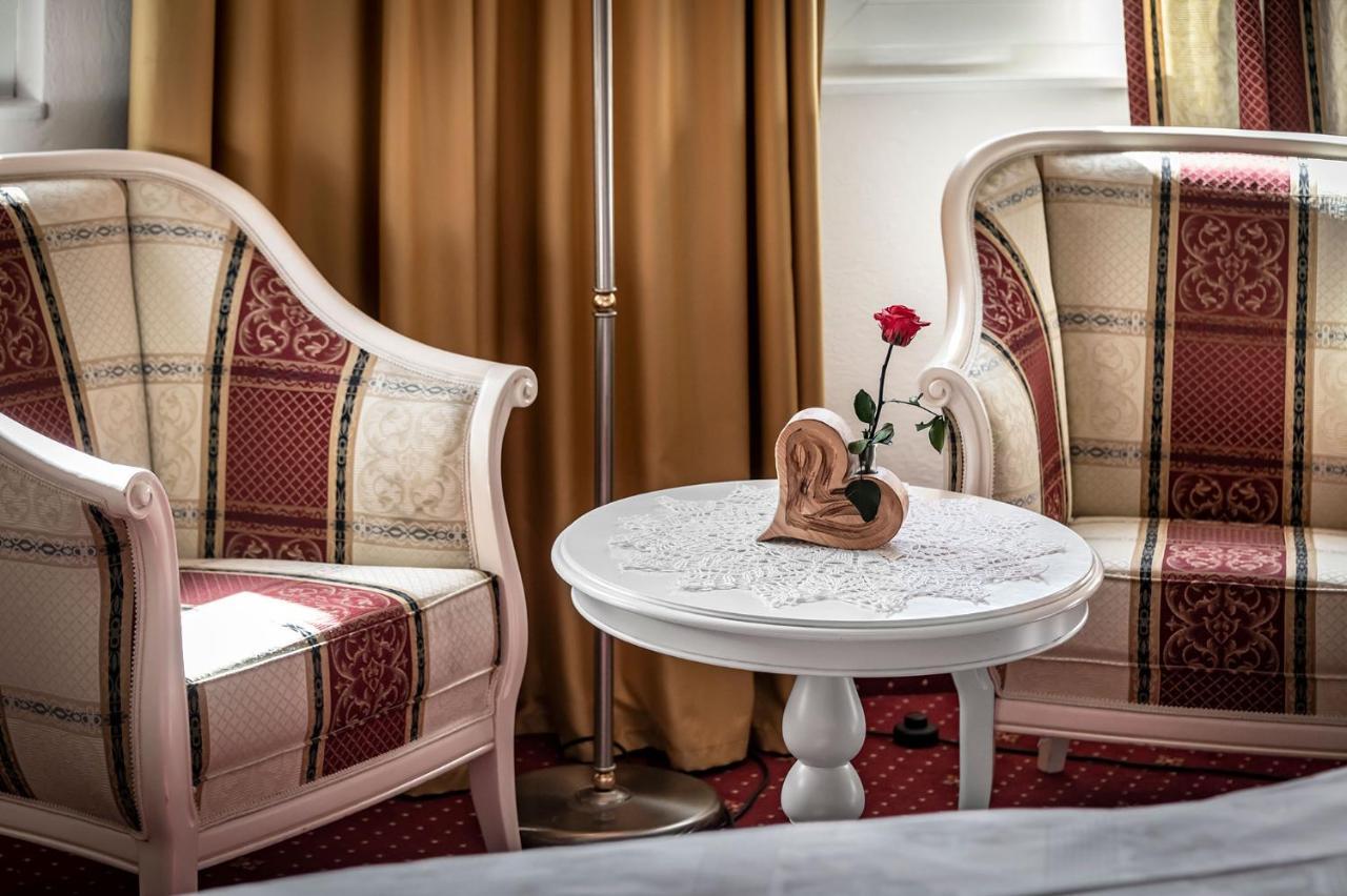 Hotel Weisse Lilie - B&B 里约·迪·普斯特里亚 外观 照片