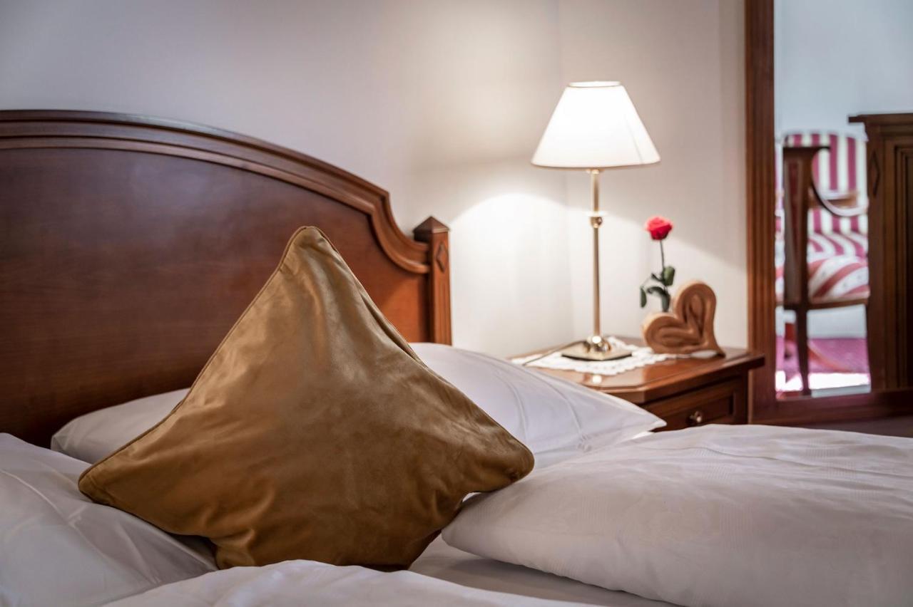 Hotel Weisse Lilie - B&B 里约·迪·普斯特里亚 外观 照片