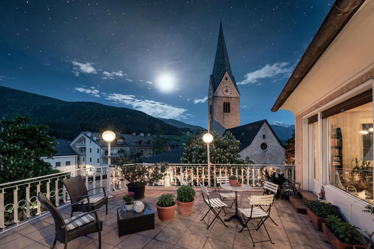 Hotel Weisse Lilie - B&B 里约·迪·普斯特里亚 外观 照片